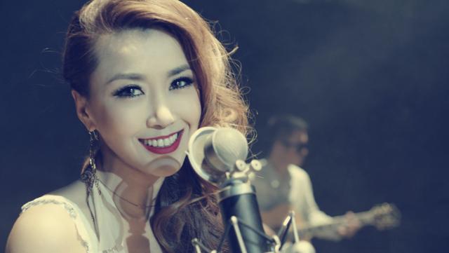 你是千条河流淌血脉里塔斯肯:哺育着万物生生 生永不息王二妮:我们