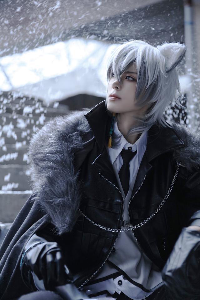 三组帅气的国产游戏 明日方舟 角色 银灰 cosplay作品欣赏