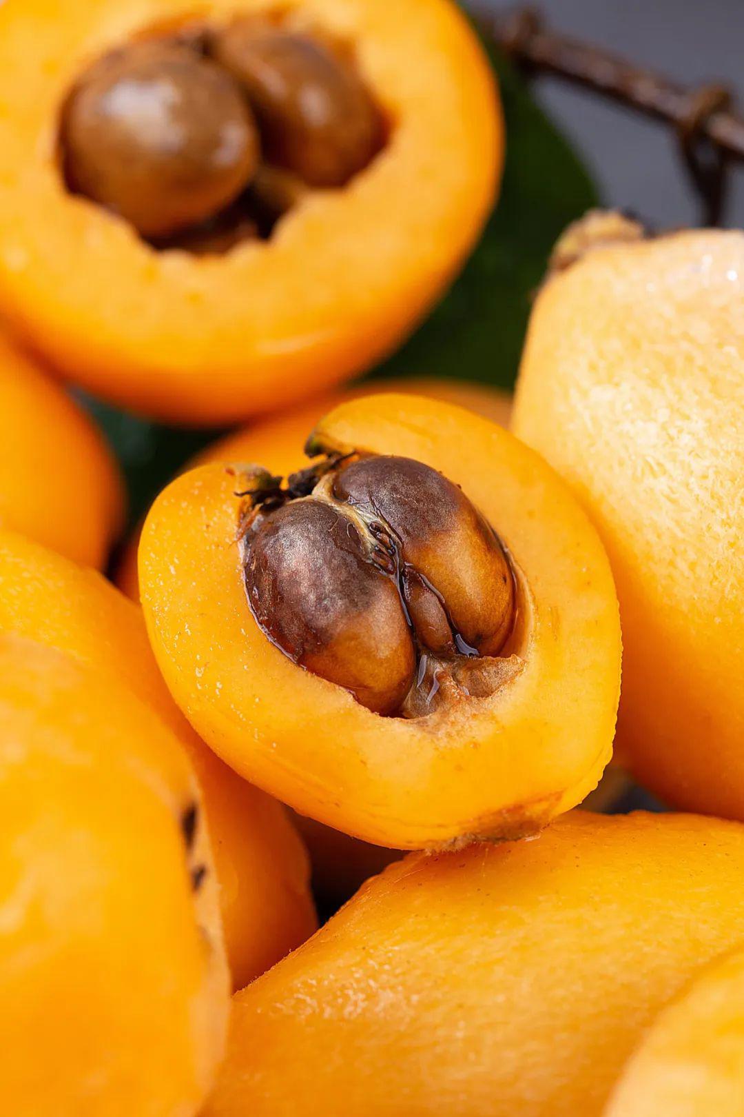 宽广超市福利帖果中之皇的枇杷甜润生津一口下去从嘴巴滋润到喉咙