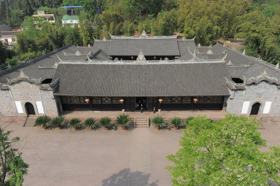 首条跨省公交开了重庆坐到四川2元起