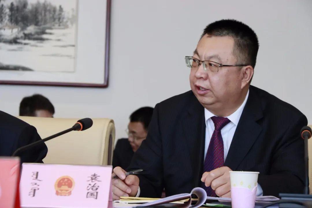 袁治国代表:一是要加快推进固定资产投资建设项目,进一步延伸产业链条