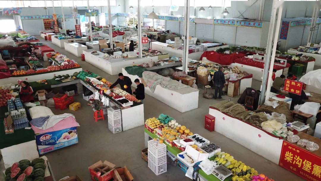 占地6000平方米的花园里便民市场开市迎客!