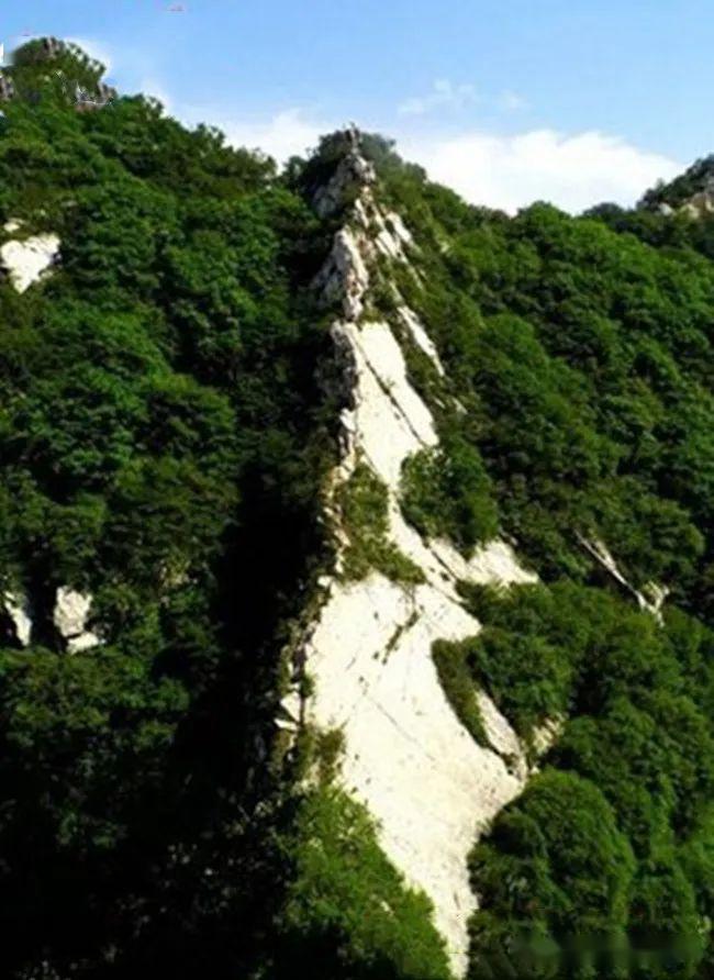 中国世界地质公园群山耸峙层峦叠嶂嵩山世界地质公园