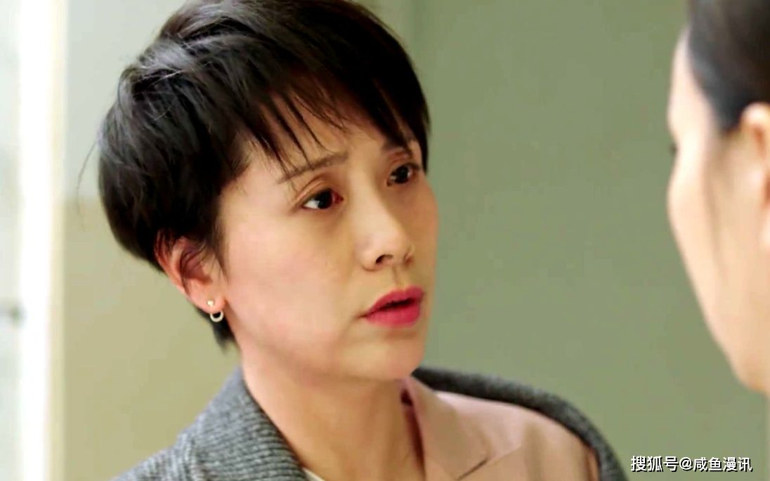 另外,当心理老师告诉小欢喜班主任不同学生面对拥抱的心态后,小欢喜的