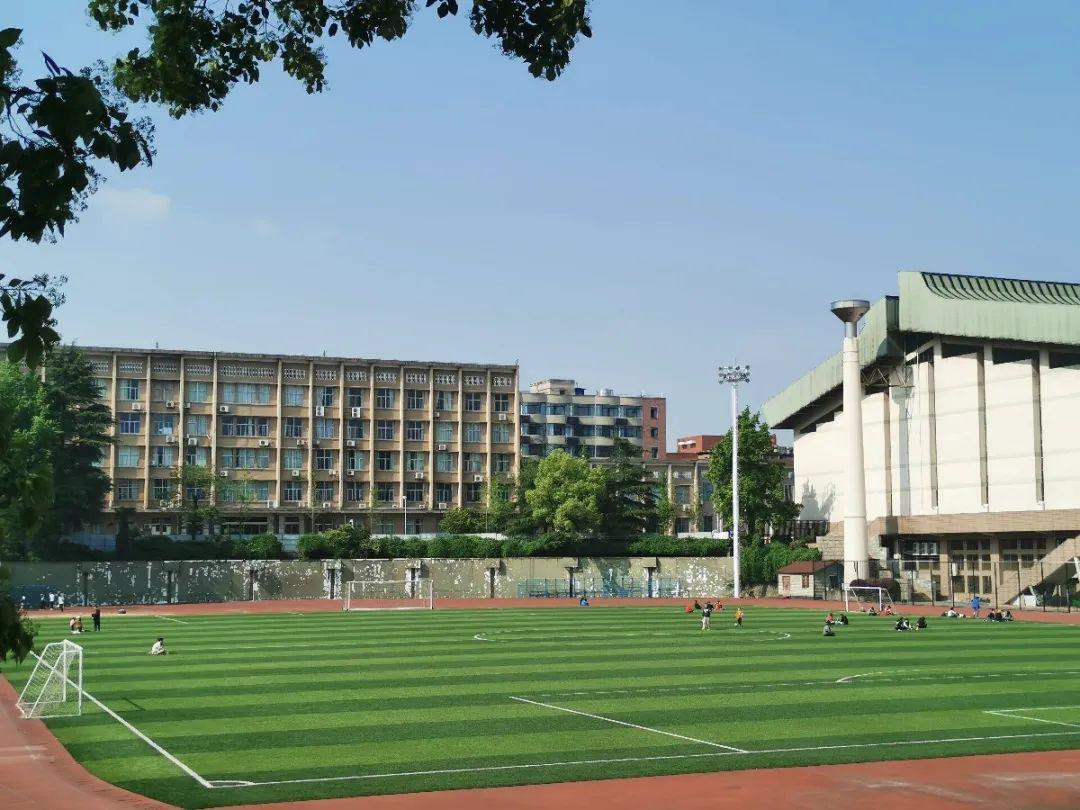 长沙河东大学城图片