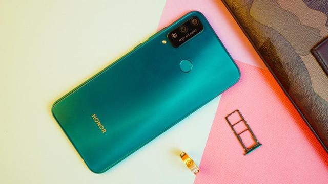 荣耀play4t体验性能亮眼外观出色满足学生党的欢心