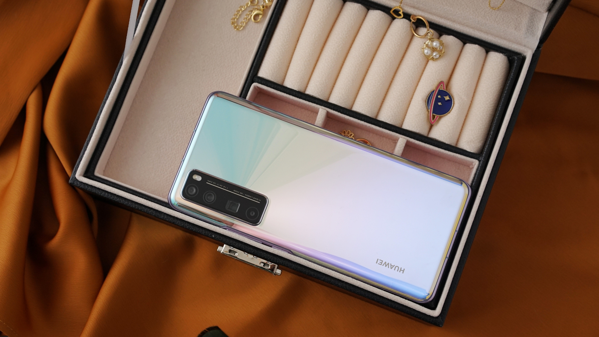 原创华为nova7 pro首发测评:颜值出众自拍出色,小姐姐们必选旗舰