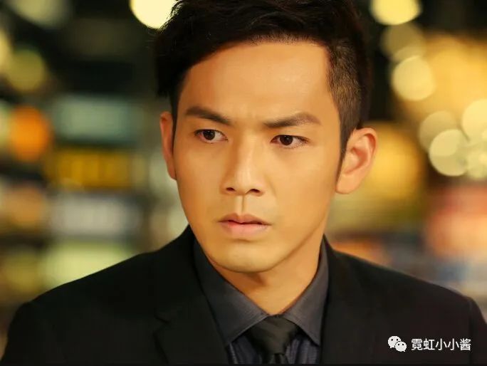 原创详解:人中沟是如何增加或者拖累颜值的|日本医美