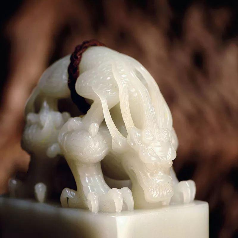 日月为常交龙为旗