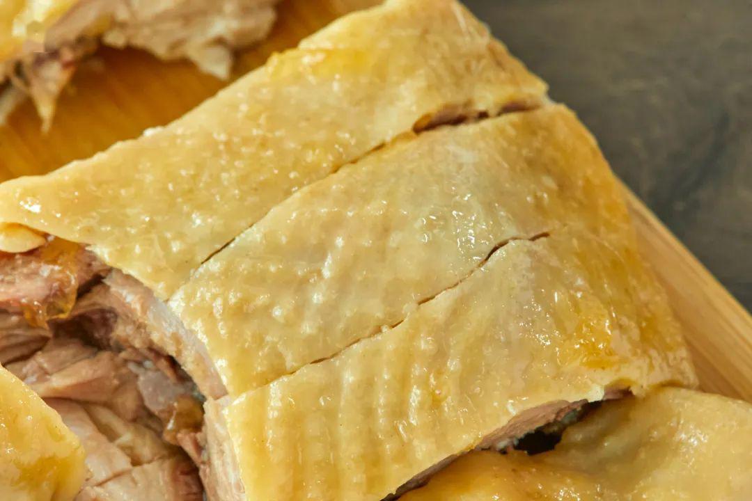 10年花雕酒糟400天老母鸡鲜香四溢这只宁波糟鸡让你欲罢不能