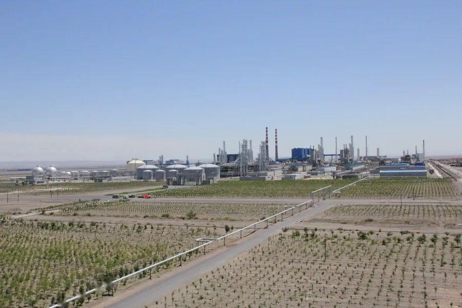 广汇能源淖毛湖工业园区位于距新疆哈密市伊吾县城北73公里处的戈壁