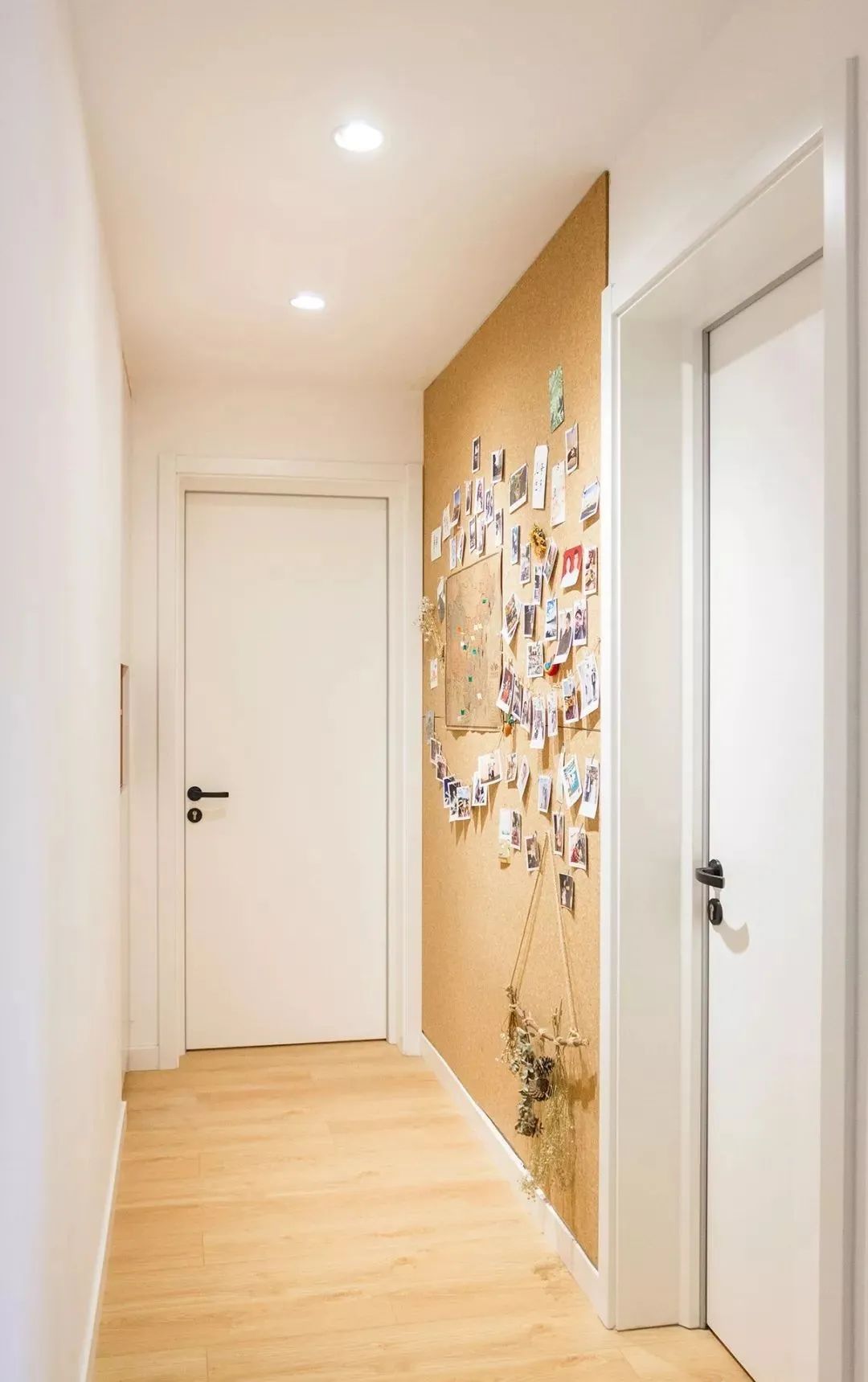 软木墙作为家庭照片墙也是很好的.