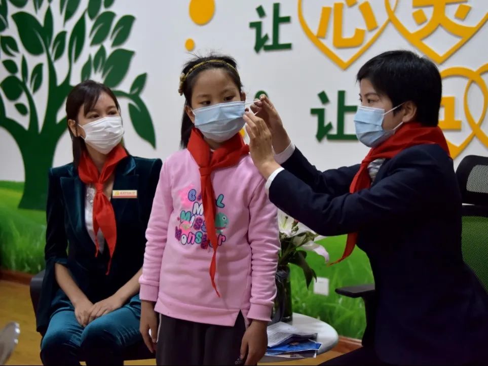 威海市塔山小学云微课引领大格局家校携手同心战疫