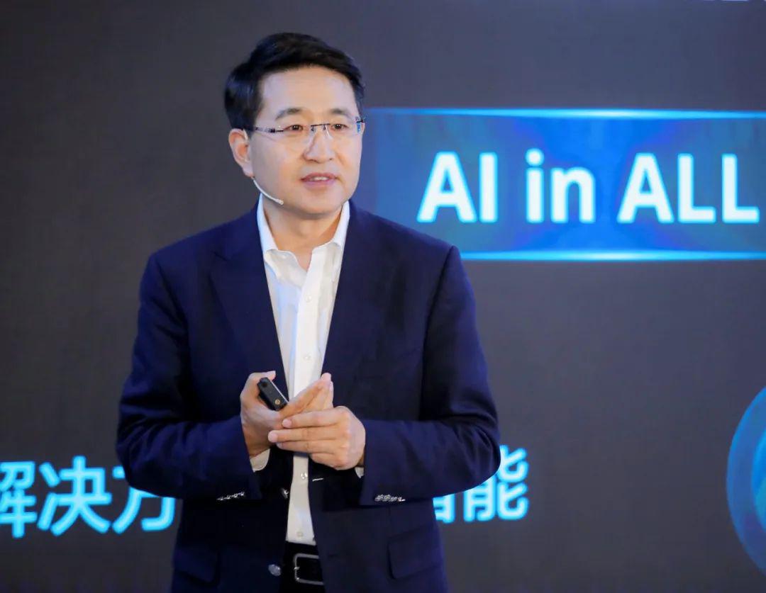 新华三ceo于英涛智能冲锋号响起重新整合加速跑