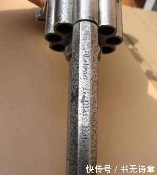 转轮手枪与霰弹枪的结合体美国人曾经的疯狂脑洞,远近攻击兼备_lemat