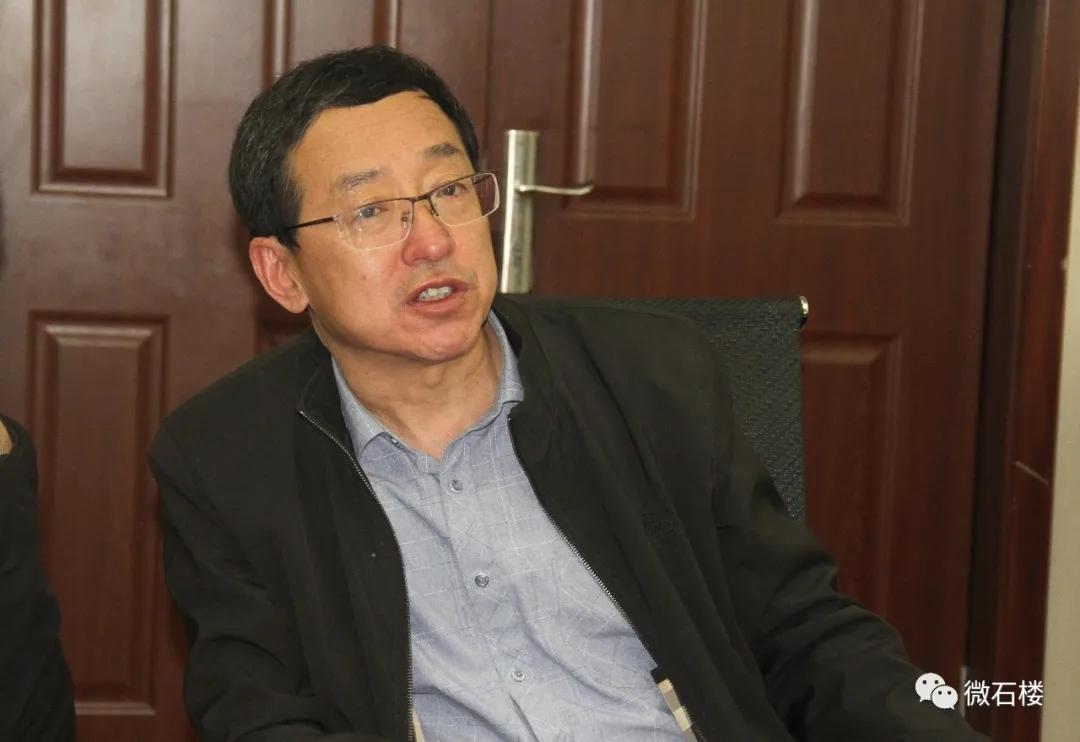 县市监局局长 马晋军县公安局副政委 李贵祥政府副县长 郭登文会上,各