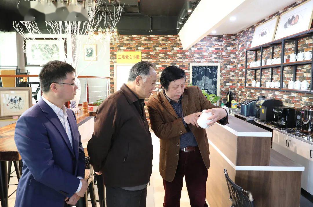 连云港市委宣传部原部长市老科协会长吴加庆莅临青创园视察指导