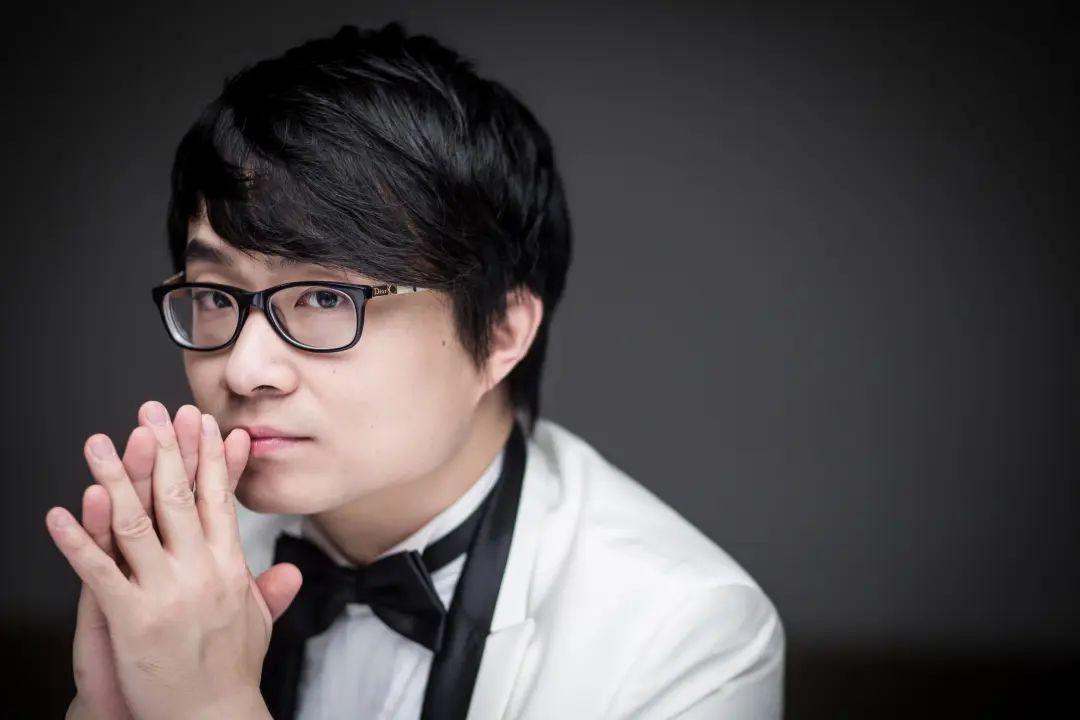 谷雨霜断和风暖初夏花繁枝叶香