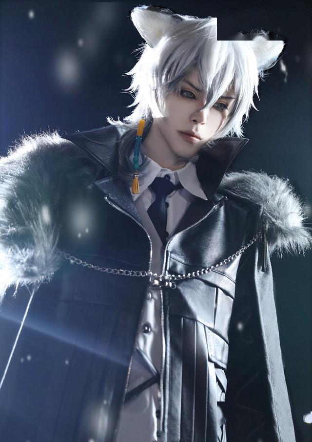 三组帅气的国产游戏明日方舟角色银灰cosplay作品欣赏