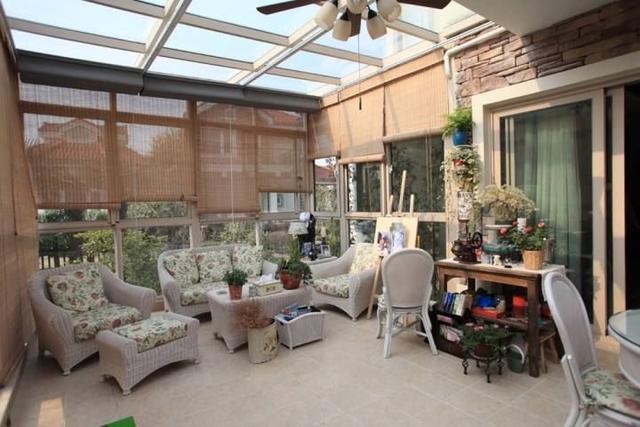 越来越多农村人把露天院子封闭成阳光房农村又一景美观又实用