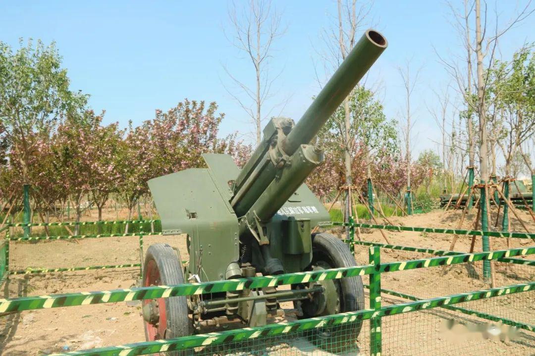 1960年生产定型,现仍有装备部队 54式 122毫米 加榴弹炮 50年代初期