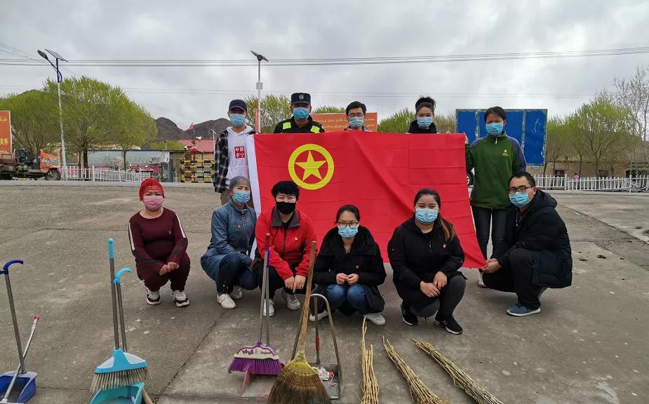 铁列克乡团委开展防疫有我爱卫同行主题活动