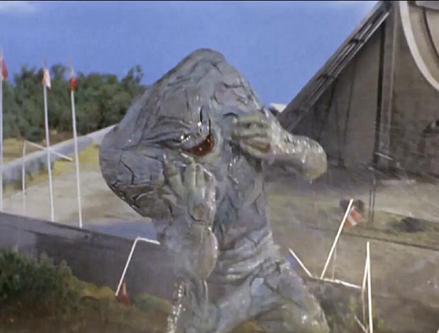 虽然本集没有明讲贾米拉究竟是哪个国家的宇航员,但是在贾米拉死前的