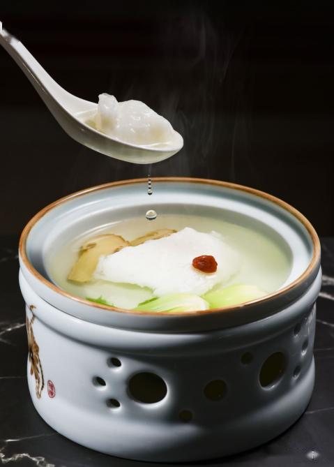 松茸国宴鸡豆花成都希尔顿酒店中餐厅行政总厨蒋学辉御玺中餐厅总厨蒋