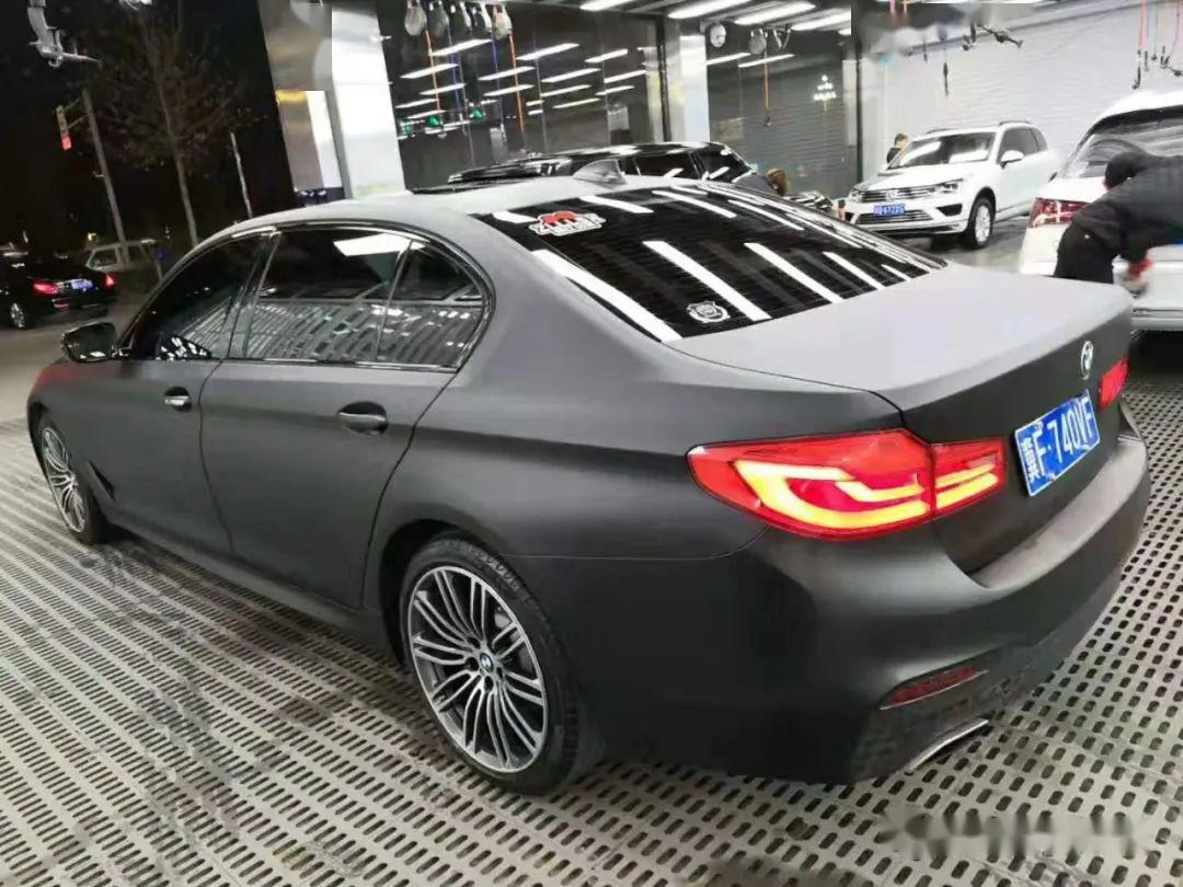 高碑店哪里做汽车改色专业汽车改色就来黑白格