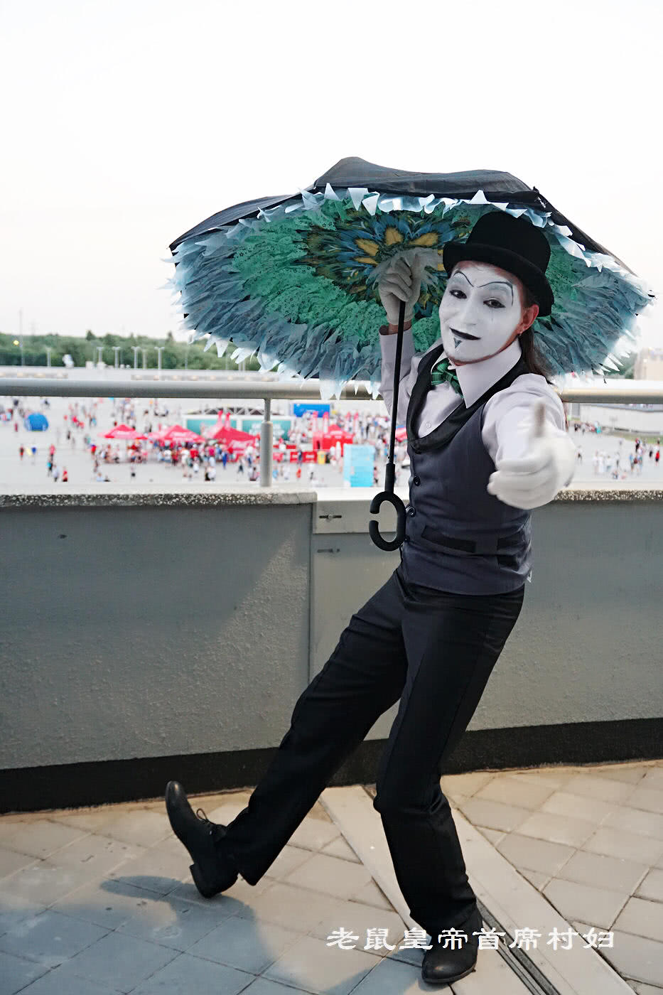 俄罗斯地位最高的艺人小丑,腿那么长是怎么站稳的