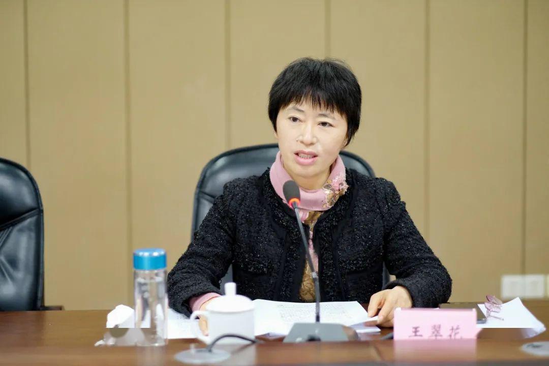 王翠花主委充分肯定了上一届主委会对支社组织建设,发展壮大做出的