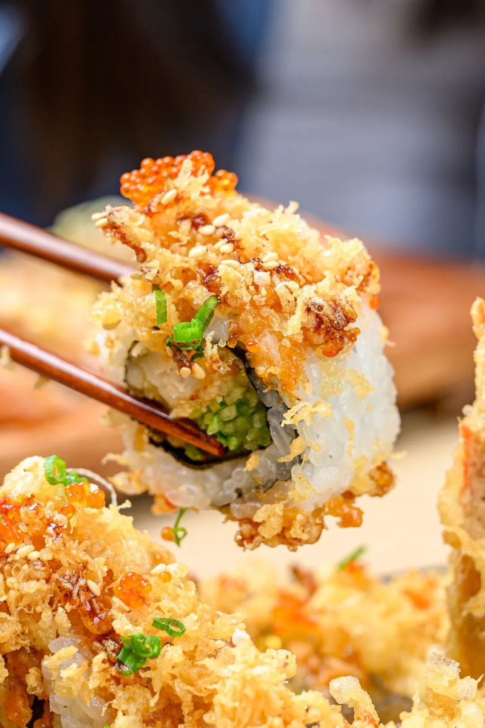 招牌巨长炙烤鳗鱼寿司咬10口才吃得完