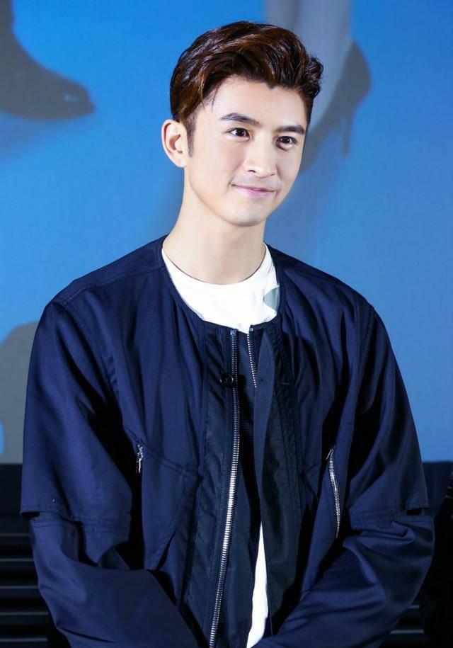 张云龙放弃13年足球3个月学完3年课在杨幂微博下留言成真