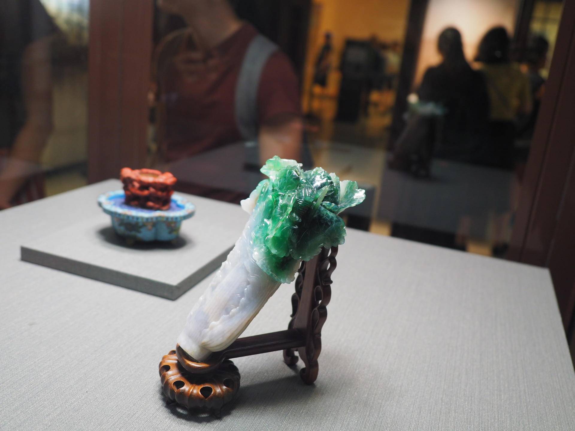 翡翠白菜文创钥匙扣,是大概一支口红那么大的可以发出蝈蝈叫声的钥匙