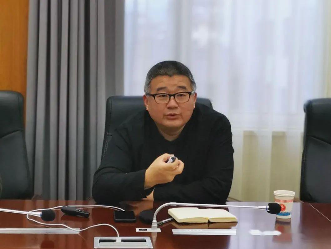 中国美术学院建筑艺术学院副院长邵健来华考察华宁陶博物馆选址情况