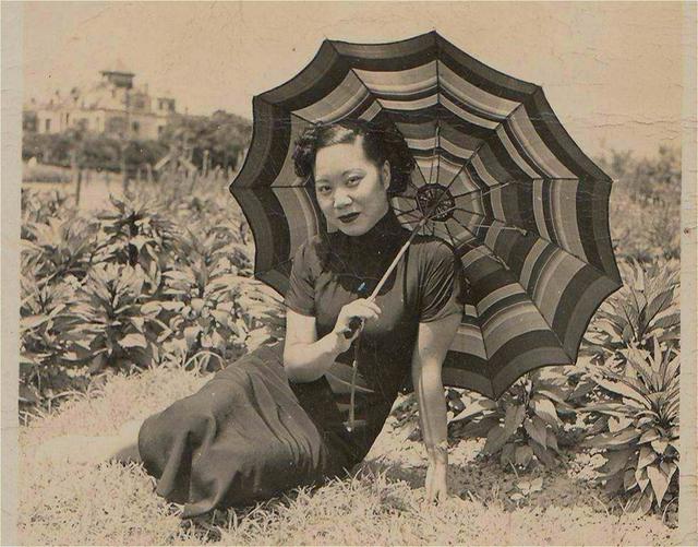 一位豪门千金一代军统特工拼命救下死对头一生坎坷令人心痛