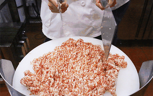 创始人为它竟花28年手剁宁乡花猪肉馅面软油香6个比拳头大的肉包才15