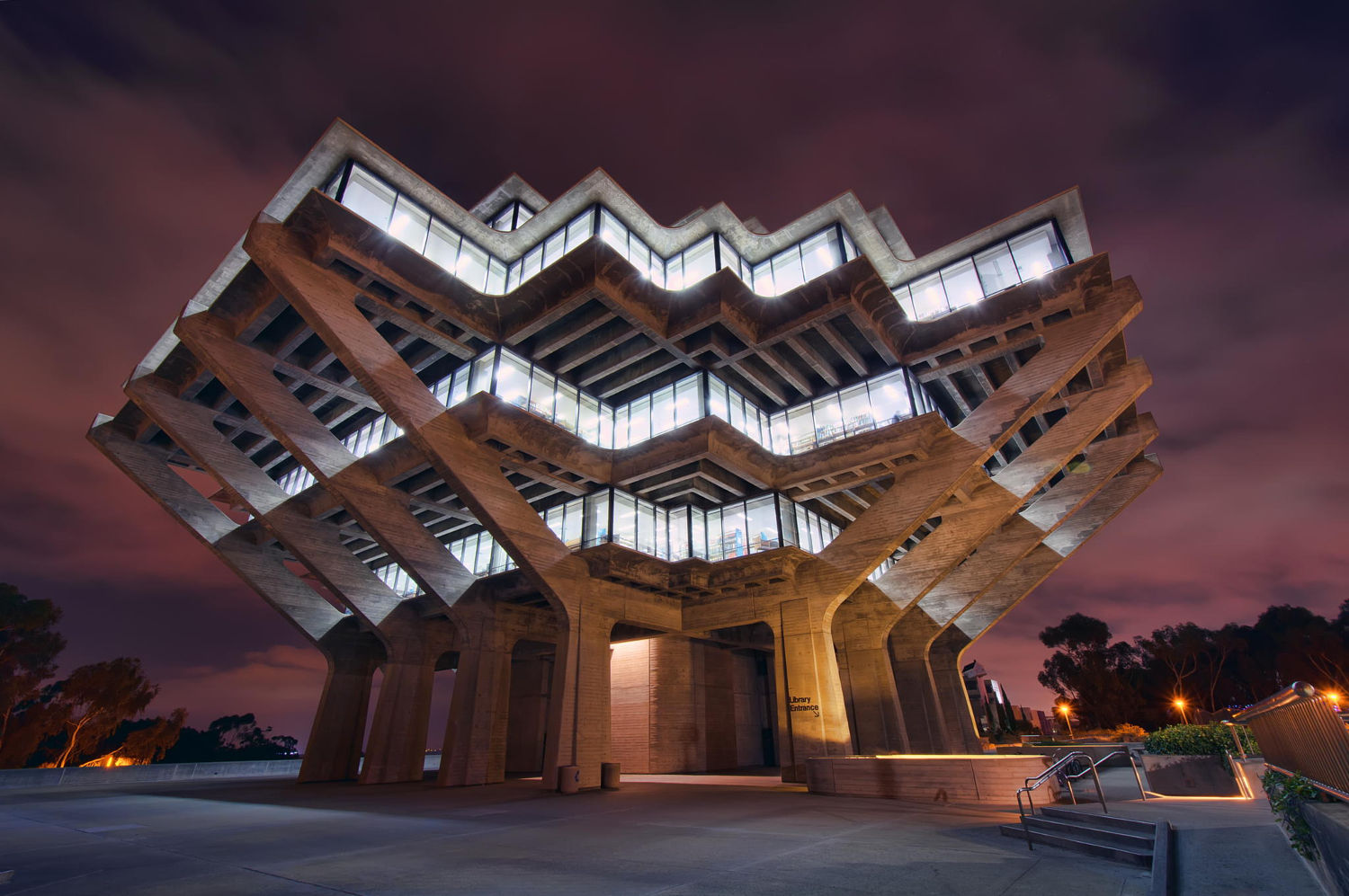 世界上奇特设计的建筑物 这些设计到底是怎么建造起来?