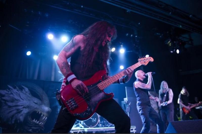 铁娘子乐队贝斯手steveharris深度访谈乐队以及设备