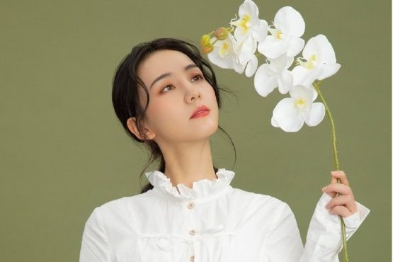 《医妃难囚第三季》陆怡璇演唱《半夏夜》抒写甜美爱恋