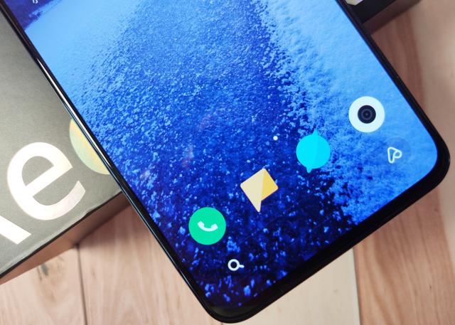 另外,redmi k30 pro支持屏幕指纹,解锁速度极快.