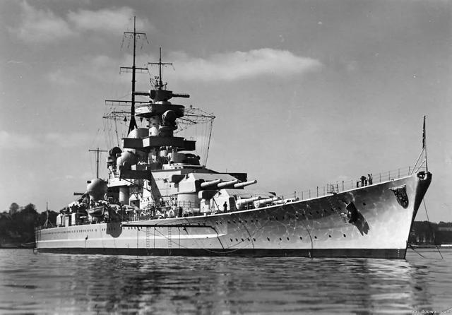 二战大西洋上的德国强盗——德意志级装甲巡洋舰
