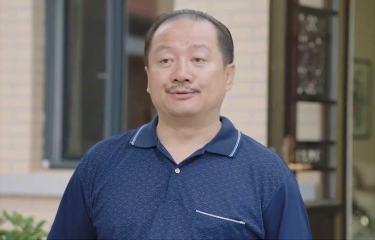 谢广坤晒豪车,豪车"翅膀"受关注,网友讨论纷纷