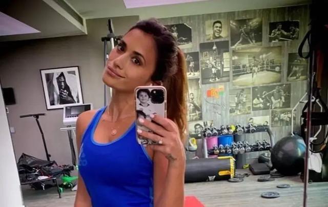 藏得很深梅西坐实拳王阿里粉丝身份家中健身房遍布拳击海报