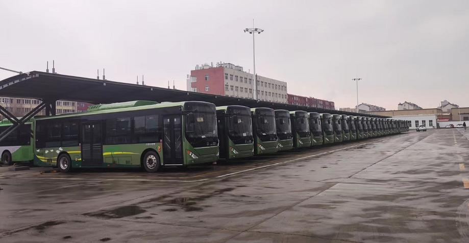 赤峰90辆纯电动公交亮相了预计五月份投入使用