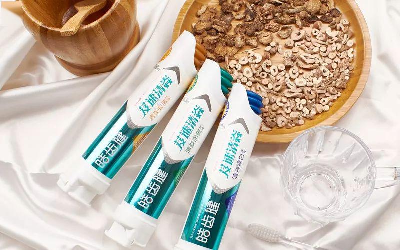 而其中清火功效的关键,就是"白芨,丹皮酚",两种草本精华.