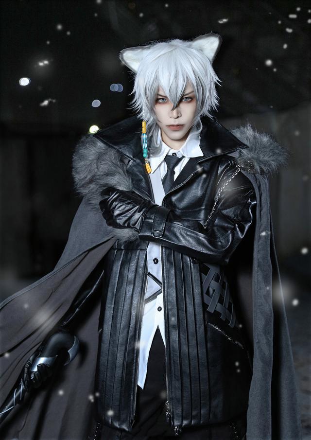 三组帅气的国产游戏明日方舟角色银灰cosplay作品欣赏