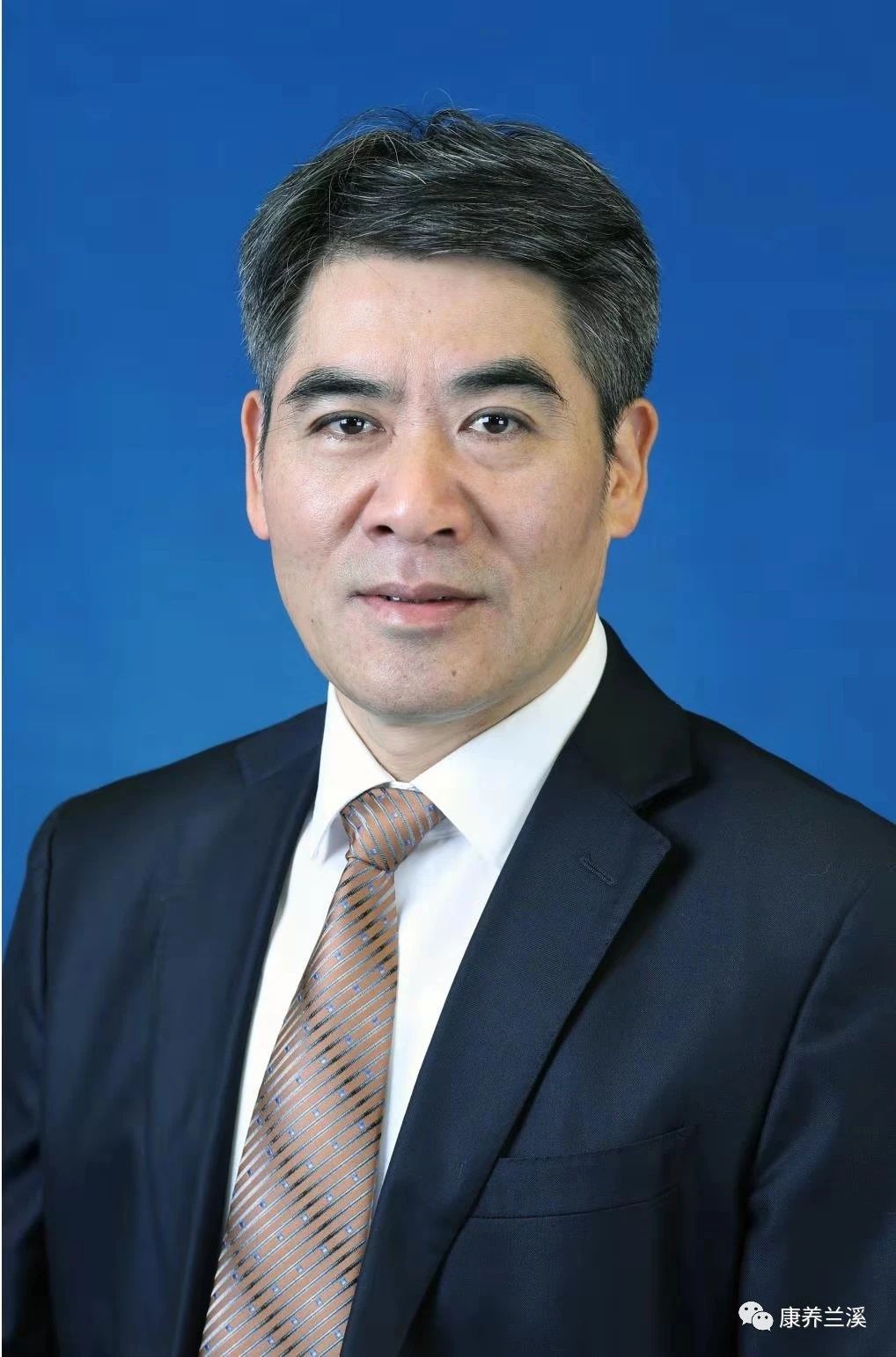 专家介绍只有在因骨质疏松症发生骨折院,才需手术治疗.