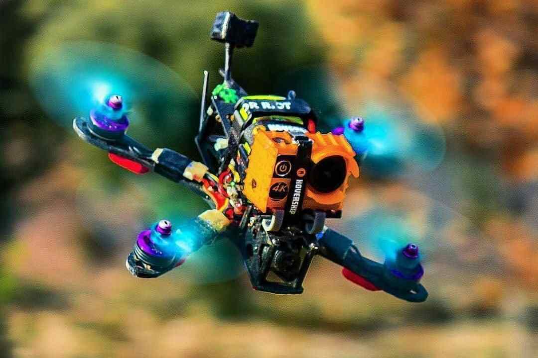 肾上腺素狂飙穿越机追拍赛车真航拍第一视觉飞行flycolor