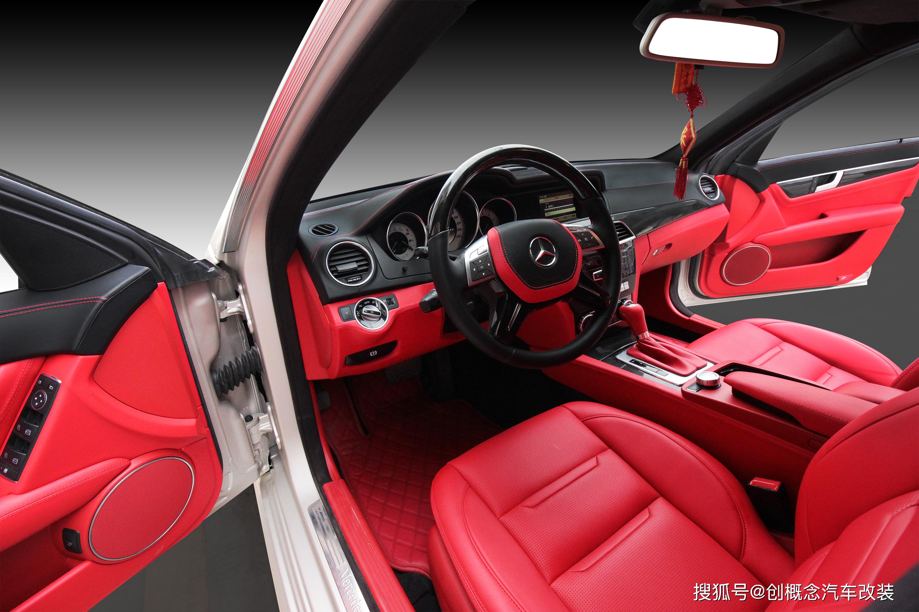 深圳奔驰c200内饰改装还是这种改法最经典